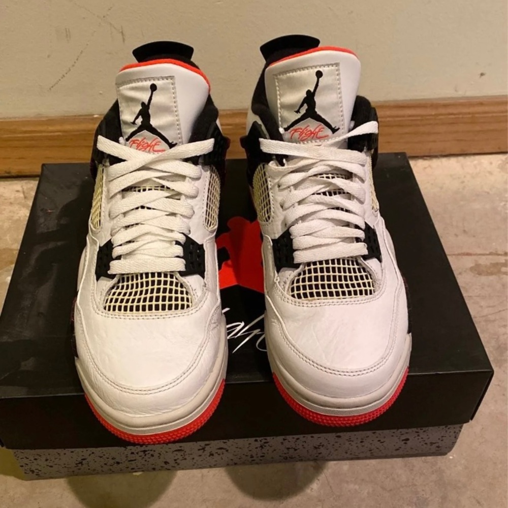 Jordan 4 Nostalgia